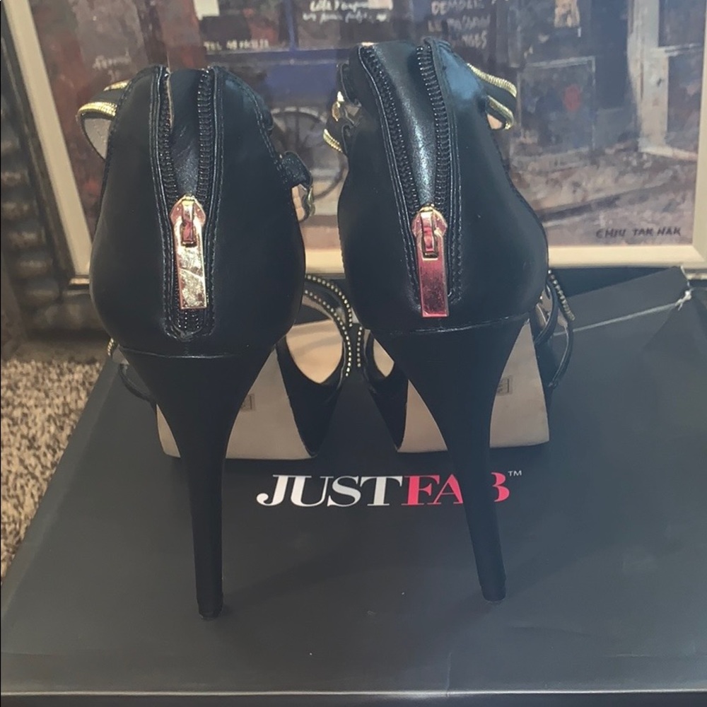 Heels - Picture 3 of 4